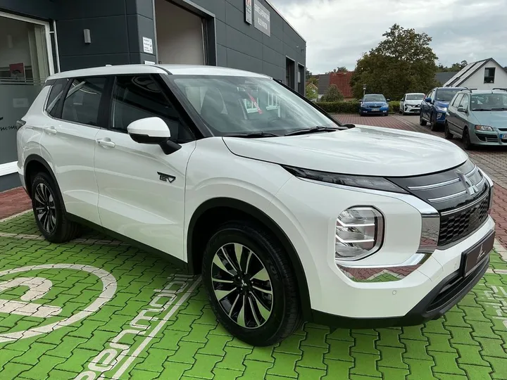 Mitsubishi Plug-in Hybrid Outlander