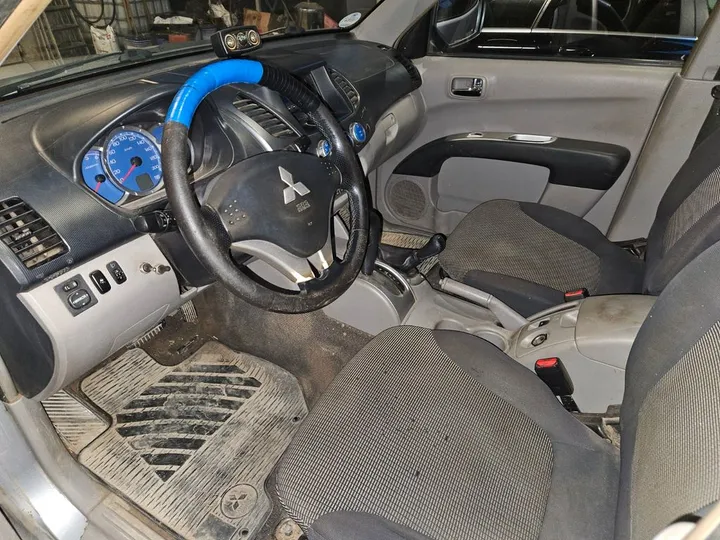 Mitsubishi L200