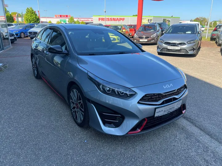 Kia pro cee'd / ProCeed