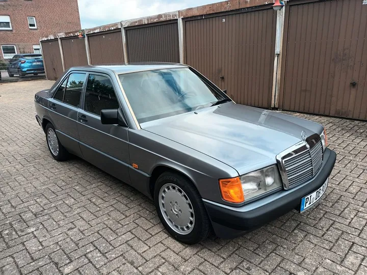 Mercedes-Benz 190