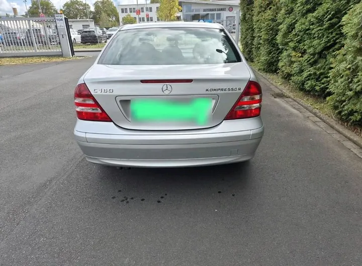 Mercedes-Benz C 180