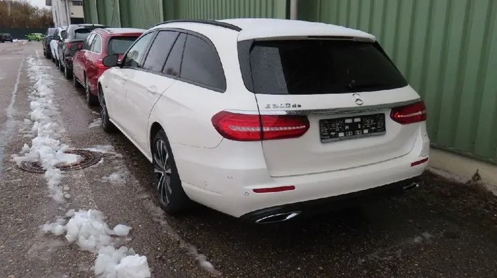 Mercedes-Benz E 300