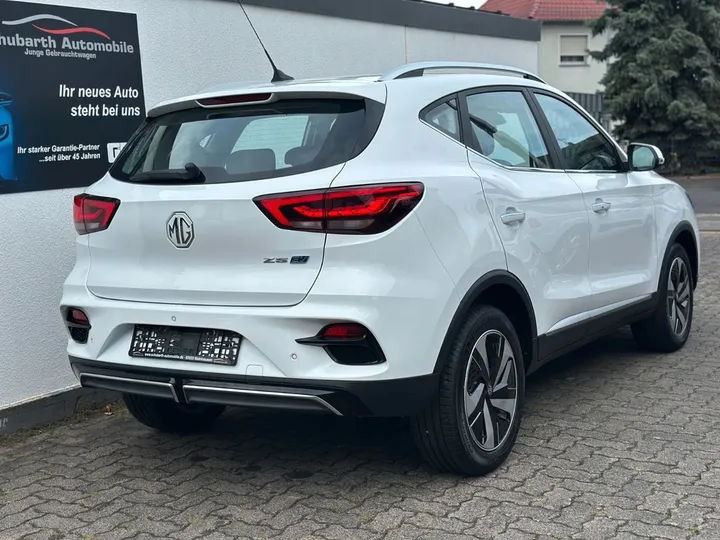 MG ZS