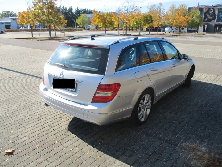 Mercedes-Benz C 220