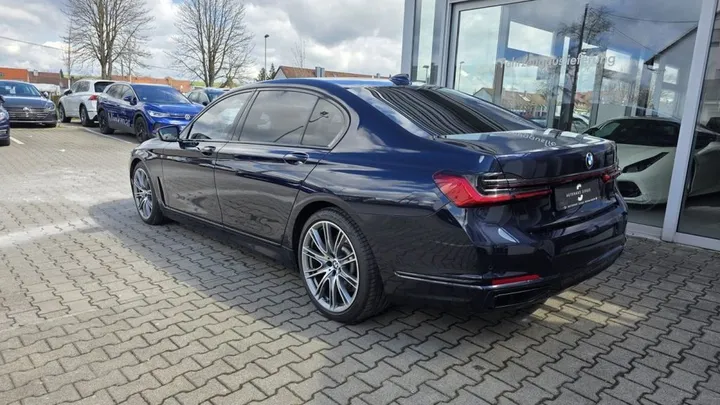 BMW 750