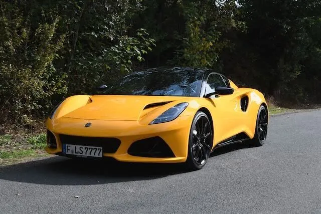 Lotus Emira