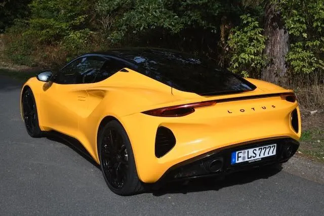 Lotus Emira