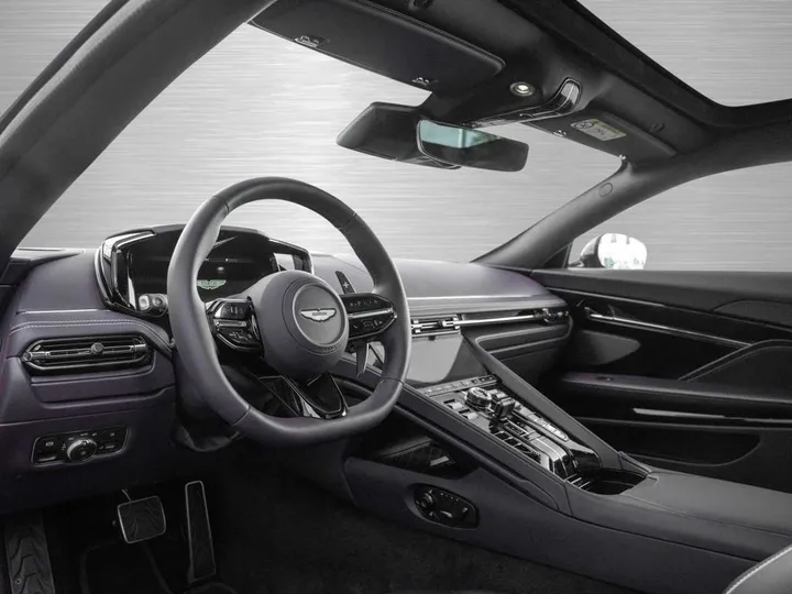 Aston Martin DB12