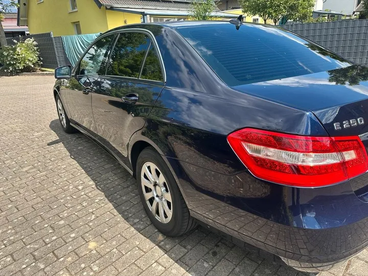 Mercedes-Benz E 250