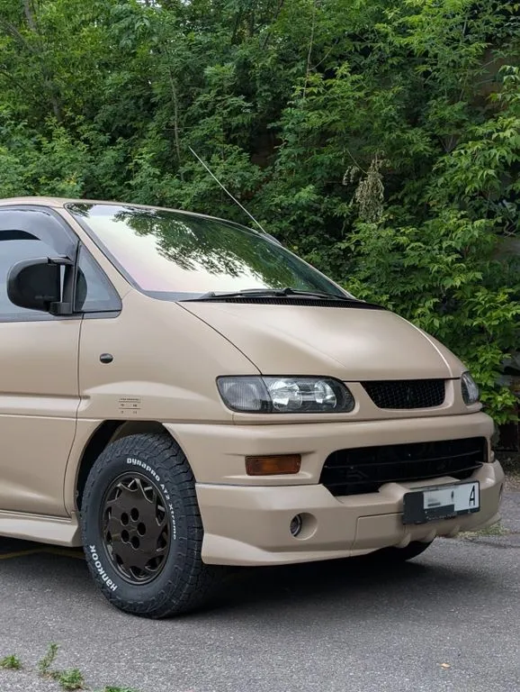 Mitsubishi Space Gear