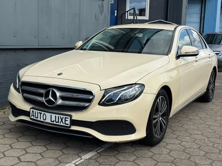 Mercedes-Benz E 220