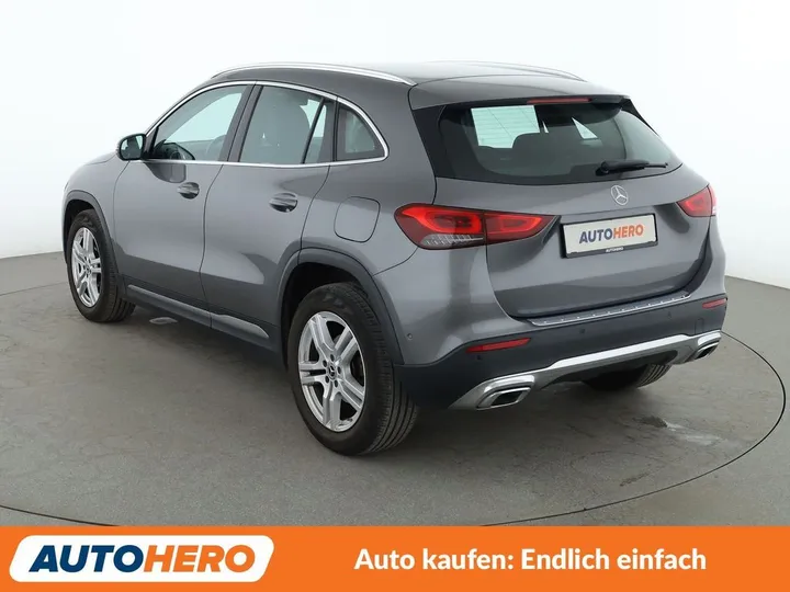 Mercedes-Benz GLA 200