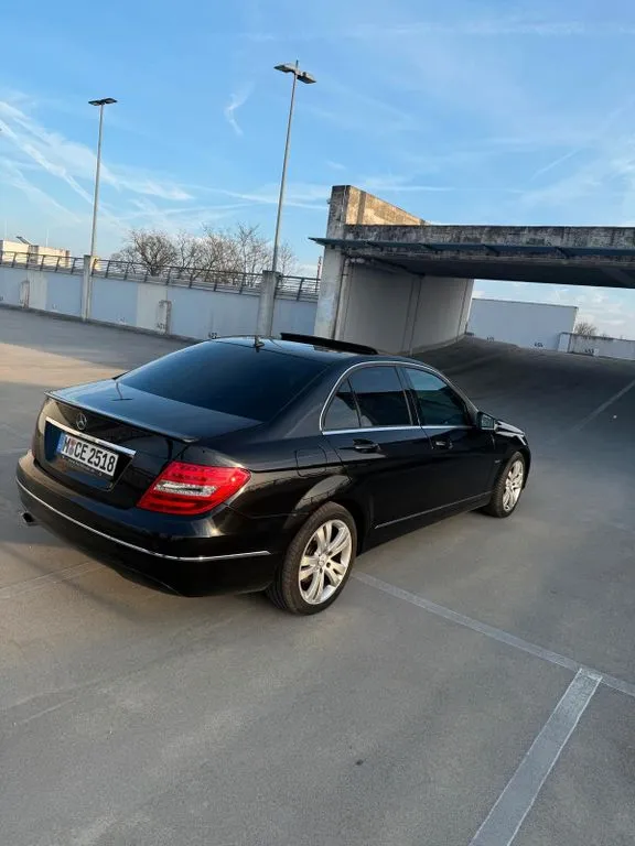 Mercedes-Benz C 220