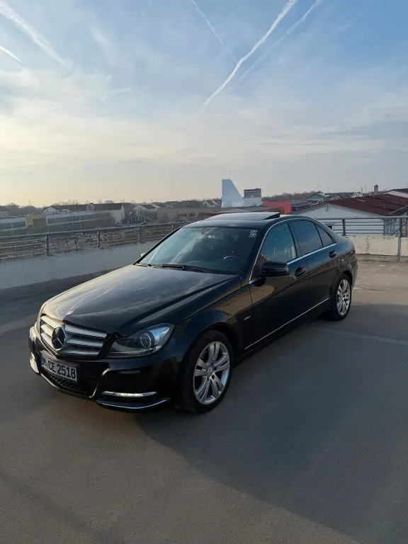 Mercedes-Benz C 220