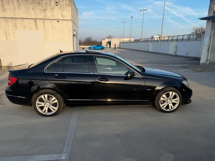 Mercedes-Benz C 220