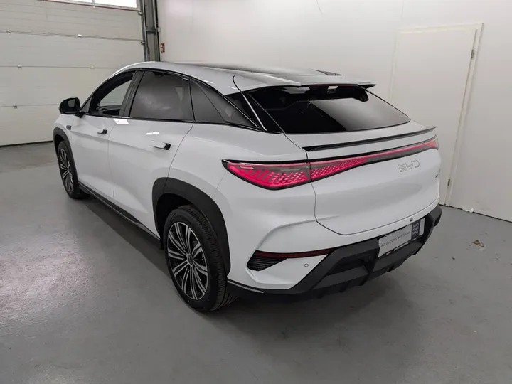 BYD SEALION 7