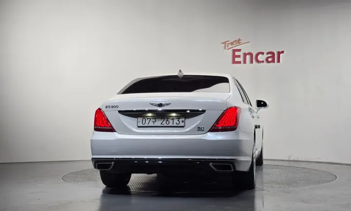 Genesis EQ900