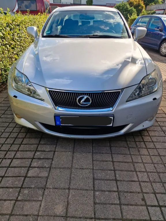 Lexus IS 220