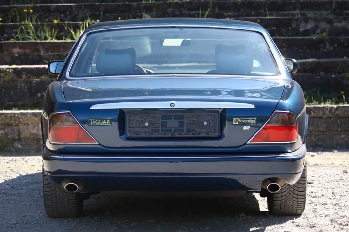 Jaguar XJ6