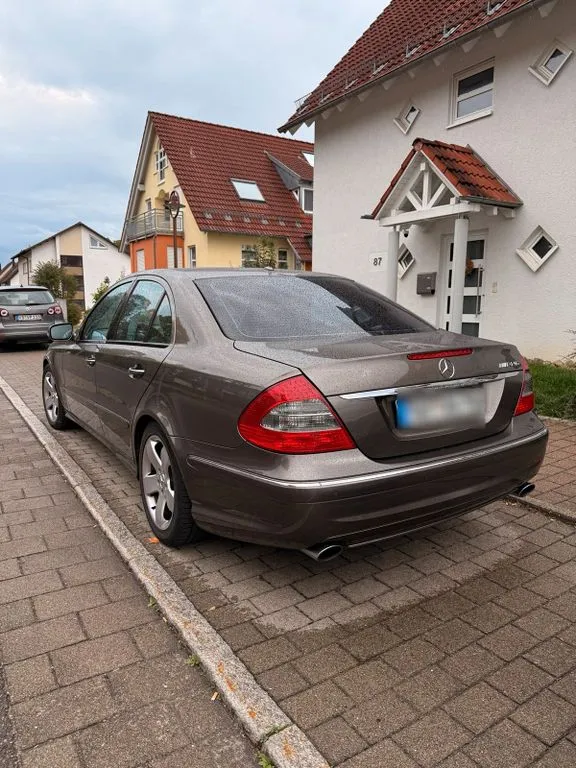 Mercedes-Benz E 230