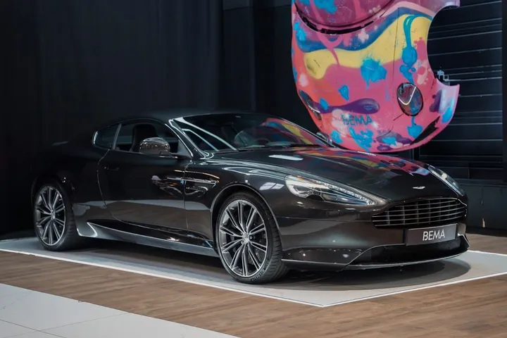 Aston Martin DB9