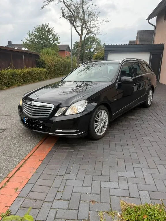 Mercedes-Benz E 220