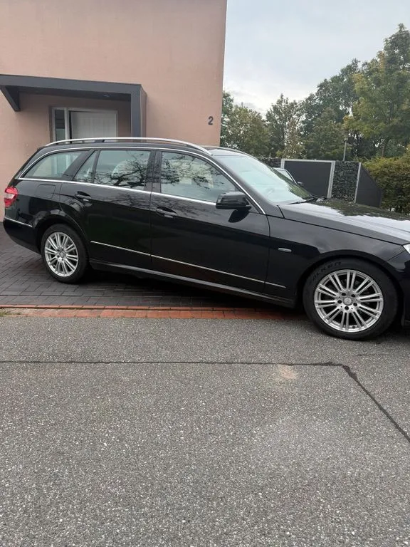 Mercedes-Benz E 220