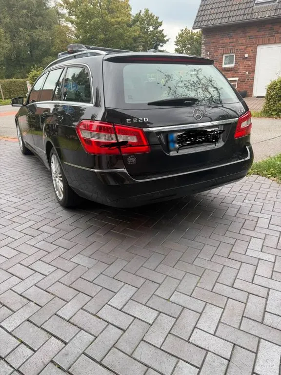 Mercedes-Benz E 220