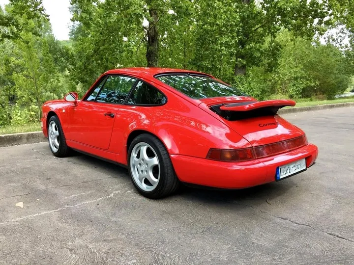 Porsche 964