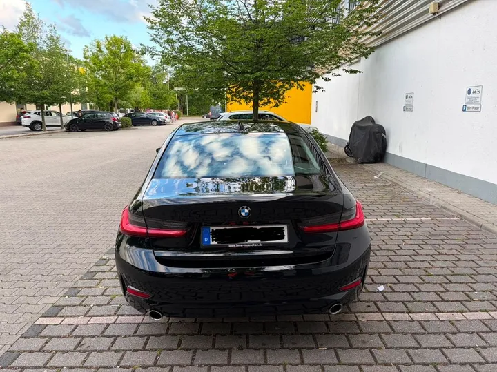 BMW 330