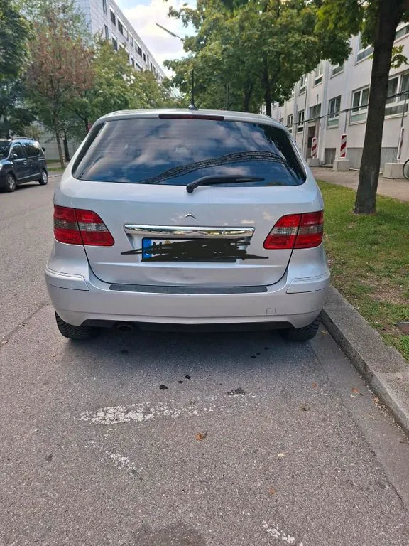 Mercedes-Benz B 170