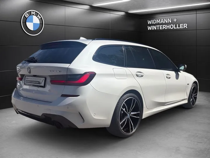 BMW 330
