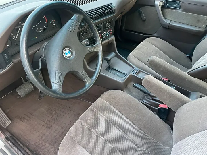 BMW 524