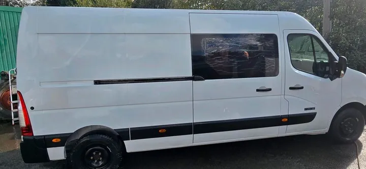 Nissan NV400