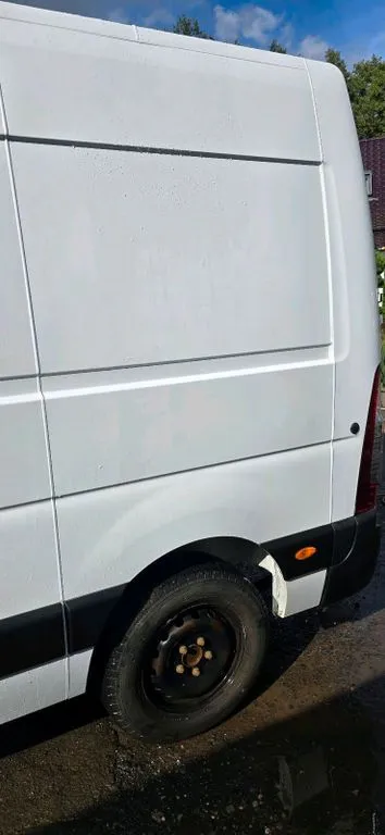 Nissan NV400