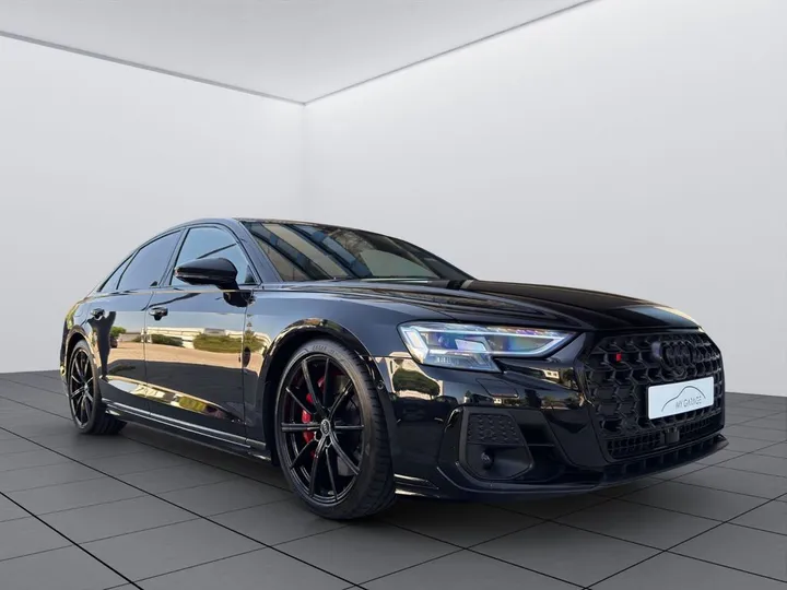 Audi S8