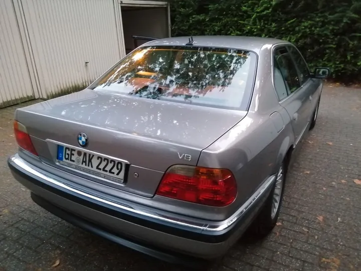 BMW 735