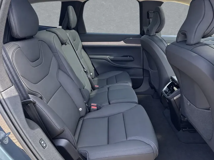 Volvo EX90