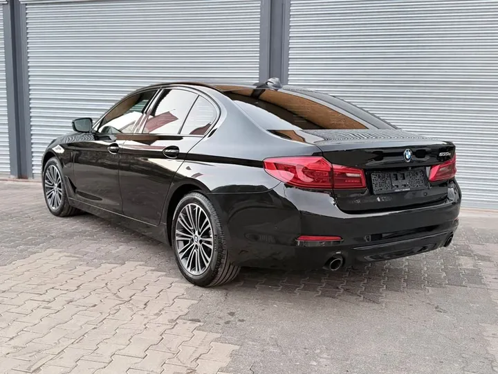 BMW 530