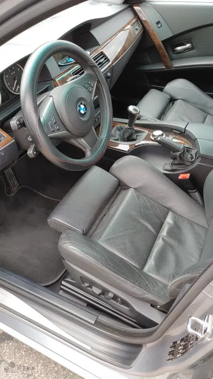 BMW 525