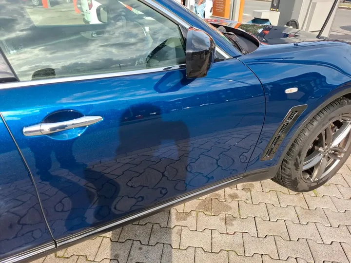 Infiniti QX70