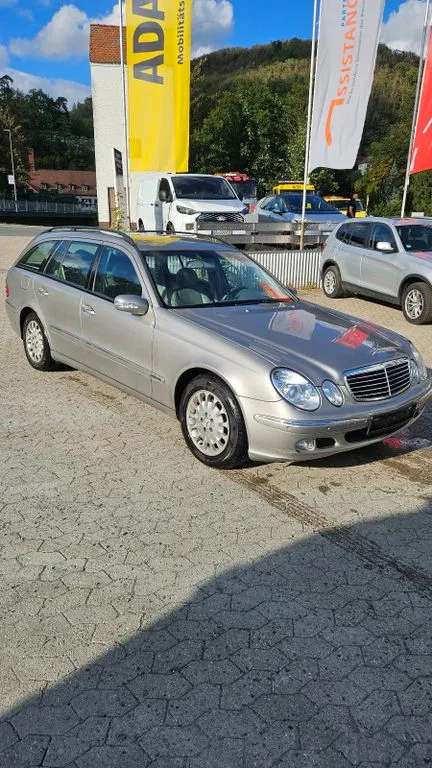 Mercedes-Benz E 220