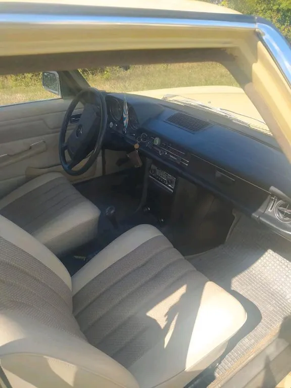 Mercedes-Benz 200