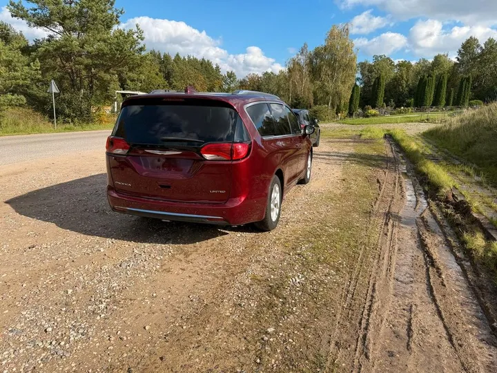 Chrysler Pacifica