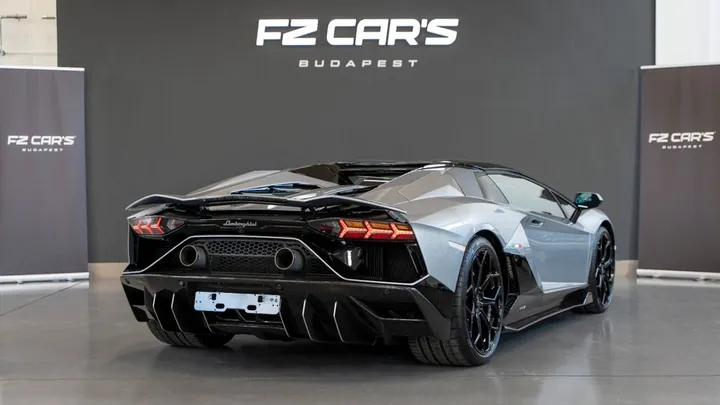 Lamborghini Aventador