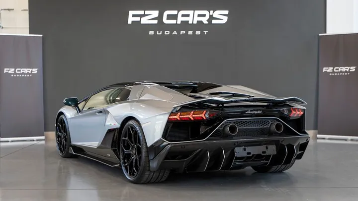 Lamborghini Aventador