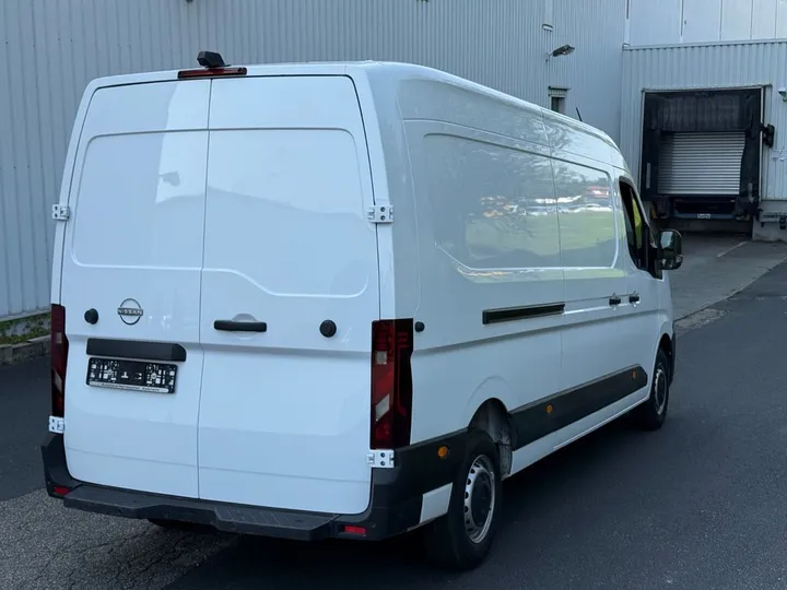 Nissan Interstar
