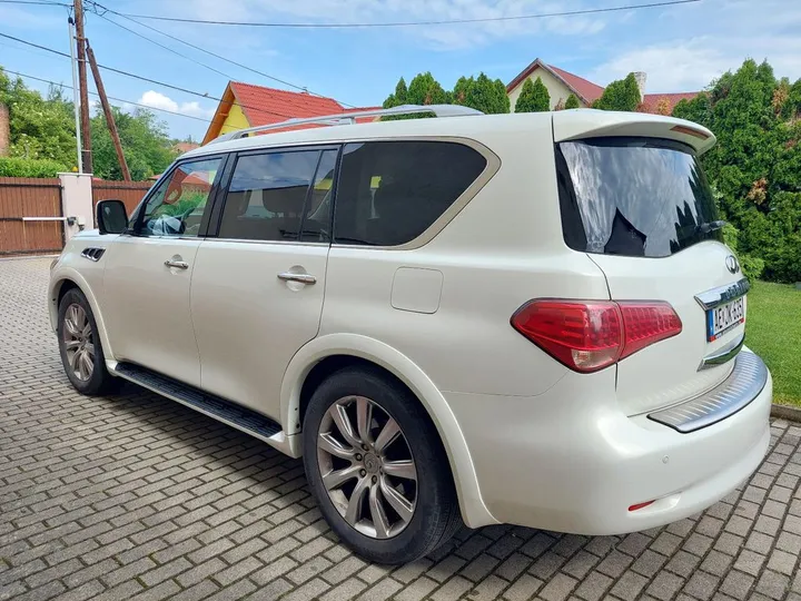 Infiniti QX56