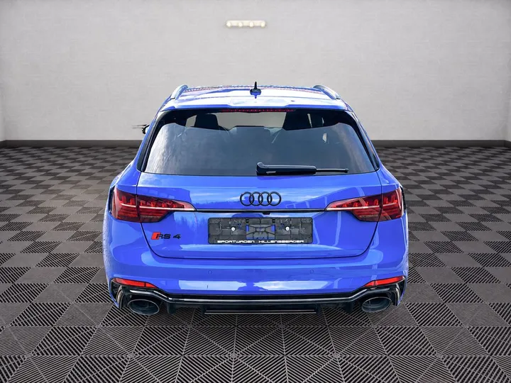Audi RS4