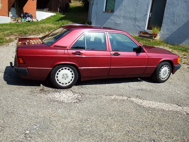 Mercedes-Benz 190